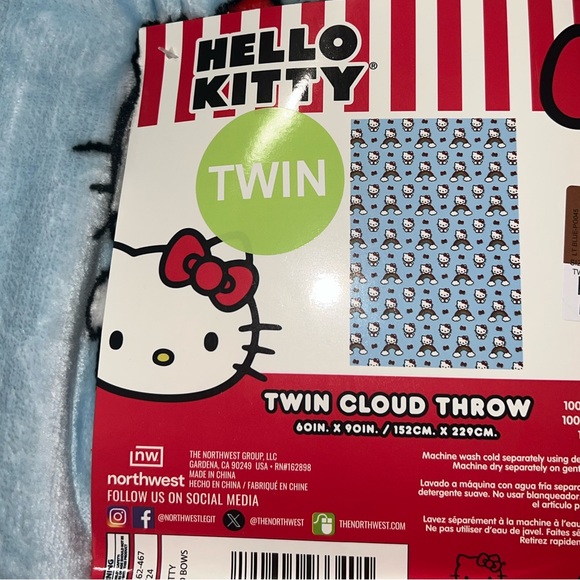 Blue hello kitty cloud/rainbow blanket rare find💙🌈☁️Twin size 60x90in long - Picture 4 of 5